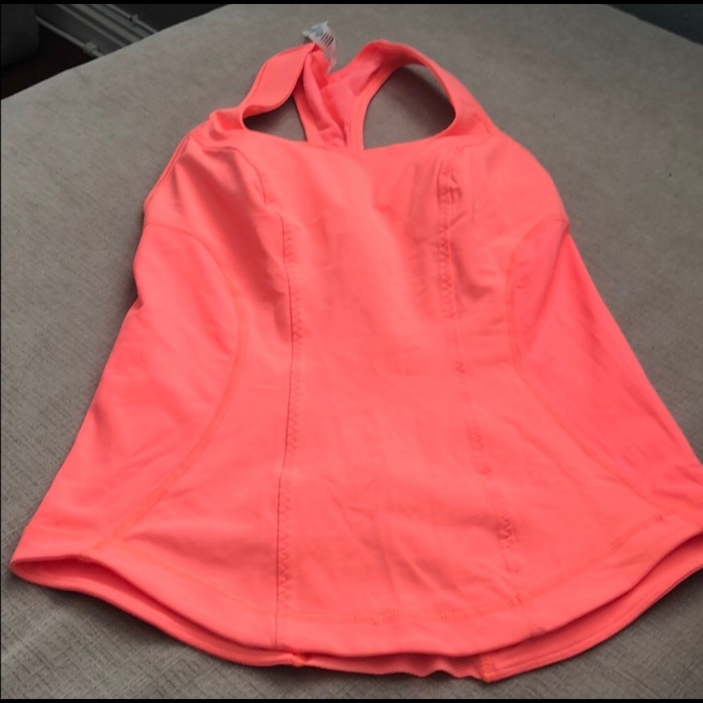 Lululemon work out top with built in bra.